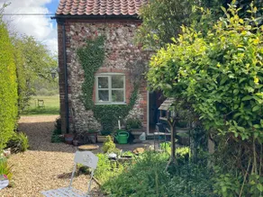 Meadow Cottage - Image 2