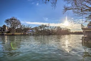 10 Mi to New Braunfels: Waterfront Seguin Gem - Image 3