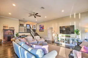 10 Mi to New Braunfels: Waterfront Seguin Gem - Image 4