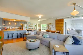 Gig Harbor Historical Beach House in Wollochet Bay - Image 5