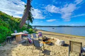 Gig Harbor Historical Beach House in Wollochet Bay - Image 3