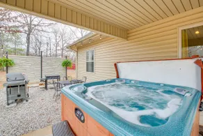 < 5 Mi to Lake Desoto: Grand Hot Springs Home - Image 2