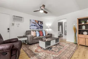 Bright & Spacious 2 Bedroom, Quiet - Image 4