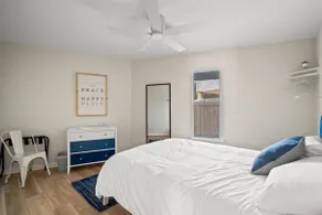 City Beach Bungalows-WALK TO BEACH - Image 5