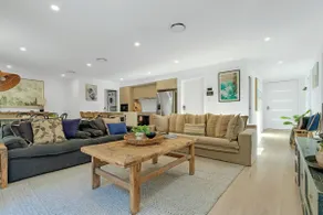 MANZI, Jervis Bay - Image 3