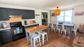 Island House: Kayaks, Bikes, Beach Gear & Firepit - Image 3