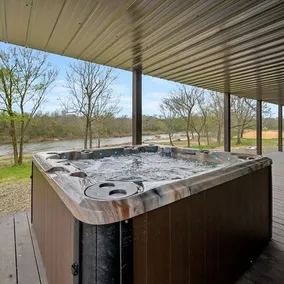 Large River front cabin overlooking Glover River - Image 3
