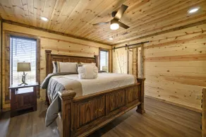 Large River front cabin overlooking Glover River - Image 2