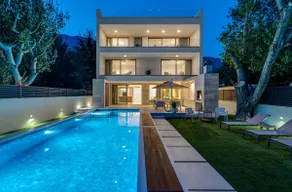 Strandvilla Erce mit privatem, 40 m2 großem, beheiztem Pool, einem Fitnessstudio, 7 Schlafzimmern mit Bad, einer Dachterrasse und 2 Wohnbereichen - Image 2