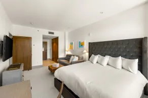 Pop Art Villa Riverfront | King Room - Image 3