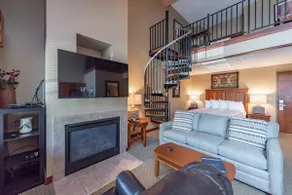 Suites at Silver Tree: A308 Studio & Loft - Image 2