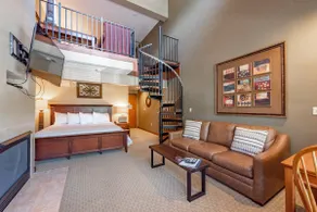 A313 Studio & Loft Lake View - Image 2