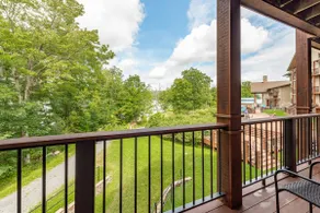 B206 One Bedroom & Loft Lake View - Image 5