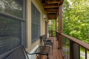 B206 One Bedroom & Loft Lake View - Image 4