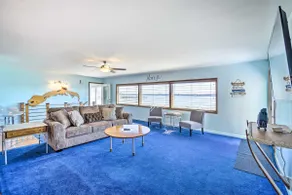 Lakefront Home w/ Rooftop Deck, Grill, Games! - Image 4