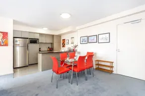 24 Amazing Adelaide Tce 2BR 2BA Location - Image 3