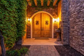 Mira Vista Vineyard Estate - Pool and Spa - Image 3
