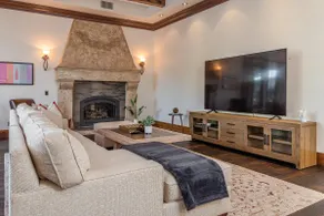 Mira Vista Vineyard Estate - Pool and Spa - Image 4