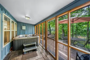 The Shire-riverside w/hot tub, fire pit, kayaks & fenced yard - Image 2