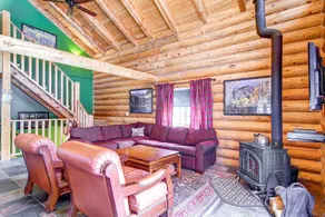 Njut av en True Mountain Getaway i den uppdaterade Rustic Log Home nära allt - Image 2