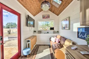 Shared Dock & Lake Access: Daingerfield Tiny Home - Image 4