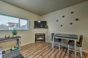 Central Apt: Private Fireplace & Patio Access - Image 5