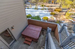 Private hot tub, balcony, recently renovated bathr - Image 2