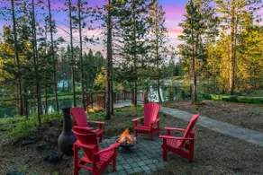 Your Riverfront Retreat| Kayak| HotTub| EVCharger - Image 2