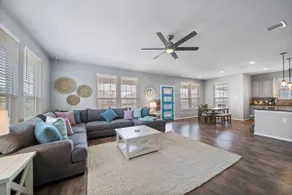 Perfect Seabrook retreat just minutes from the bay with fire pit and Cowyboy soaking pool - Image 5