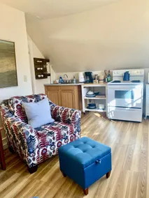 ☮️Downtown Loft-Sauna,Bikes,Hot Tub & Great Fun awaits you-Dog ok - Image 3