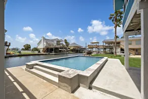 Canal Front Home with Pool & Direct Fishing Access - Image 3