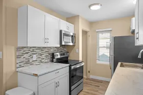 Snug, neighborly home perfect for your small group - Image 3