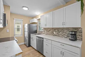 Snug, neighborly home perfect for your small group - Image 2