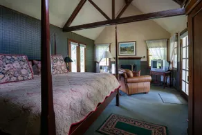 Country House-Private Bathroom-Mountain View - Image 3