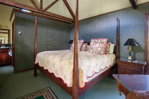 Country House-Private Bathroom-Mountain View - Image 4