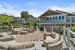 Cozy Old Town condo + Garage + Patio Steps to Ruston Way! - Image 5