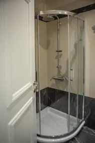Tirkouaz Suite - VK Luxury Suites-Private Parking - Image 4