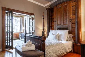 Lake Suite with Sunroom by Henry House Stays - Image 2