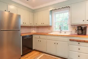Family Farmhouse w/ Suite & Game Room - Image 5