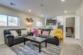 Gameroom and Theater in a breathtaking home - Image 3