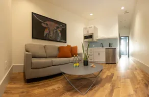 The Thomas Hotel - Premium Suite Main Level - Image 2