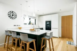 Lakeside luxury property Minerva OI30 - Image 5
