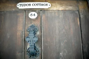 Tudor Cottage - Image 4