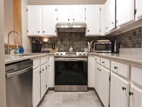 Spacious In-Town Condo | Pool | Hot Tub - Image 2