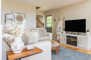 Super Comfortable Water-view Home in Saugerties - Image 2
