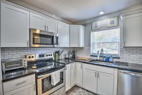 New Smyrna Beach Townhome, Walk to Bay Access! - Image 2
