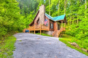 3 Mi to Museums: Smoky Mountains Cabin w/ Deck - Image 3