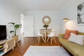 Lovely Leichhardt Local Living With Parking - Image 3