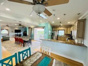 Retreat by the beach, Gulf views, Roof Top Sun Deck - Image 3