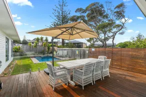 Bannisters Beach House - Image 3